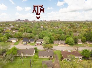 906 Holleman Dr, College Station, TX 77840