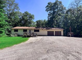 701 Deer Path Rd, Iuka, IL 62849