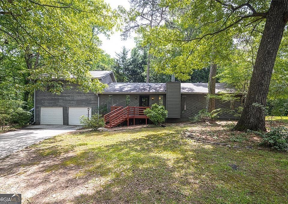 1st image of 633 Iris Rd