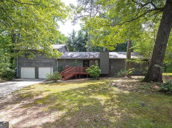633 Iris Rd, Pine Lake, GA 30072