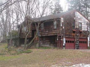 15 Turkey Hill Rd, Newtown, CT 06470