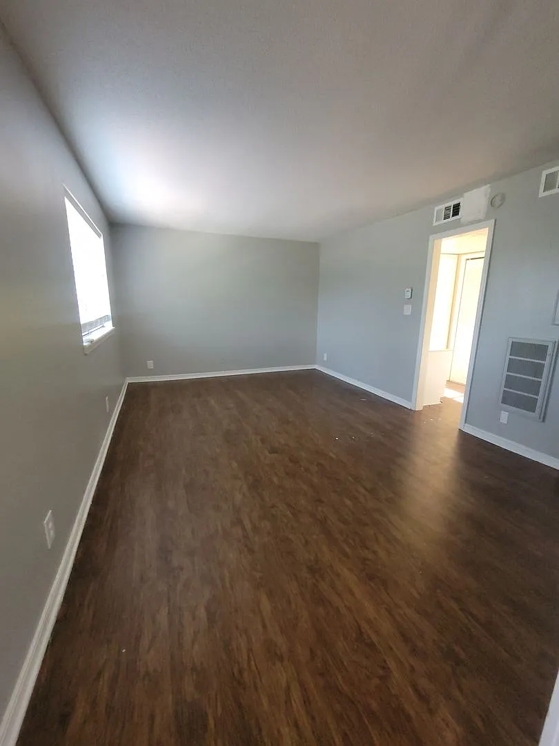 Woodward Park Apartments — Photo 4