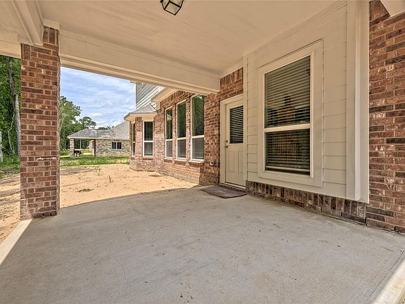 4th image of 170 Scarlet Dr