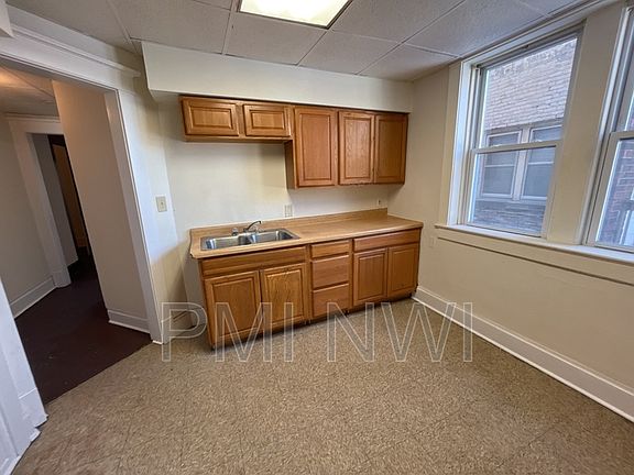 5th image of 15 Waltham St #2