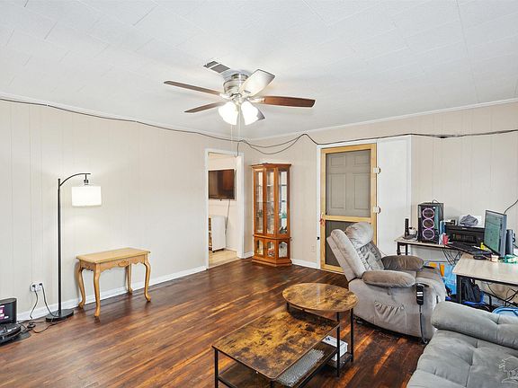 2nd image of 6913 Melanie Dr
