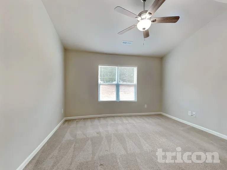 129 Ridgemoore Ct — Photo 8