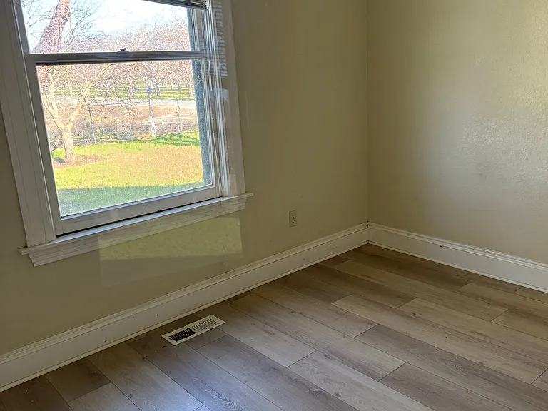 9151 Campbell Rd — Photo 40