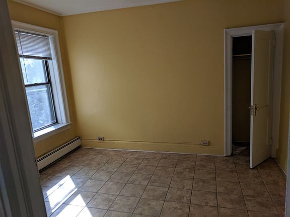 3rd image of 140 Carlton Ave