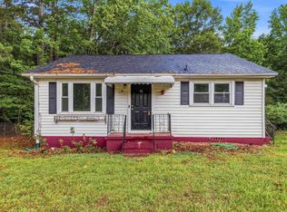 13 Walnut Ln, Travelers Rest, SC 29690