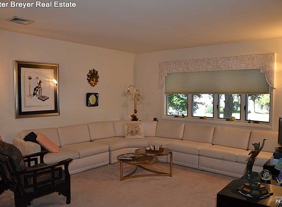 3rd image of 173 Linden Ave