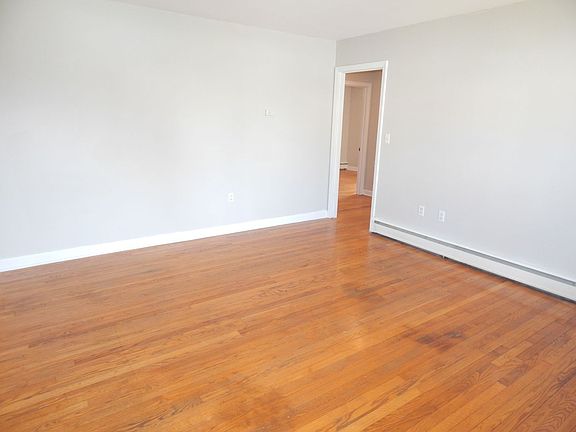 3rd image of 1016 Montgomery St APT A