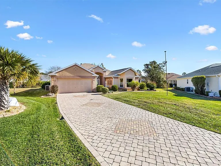 1505 Doria Ln — Photo 2