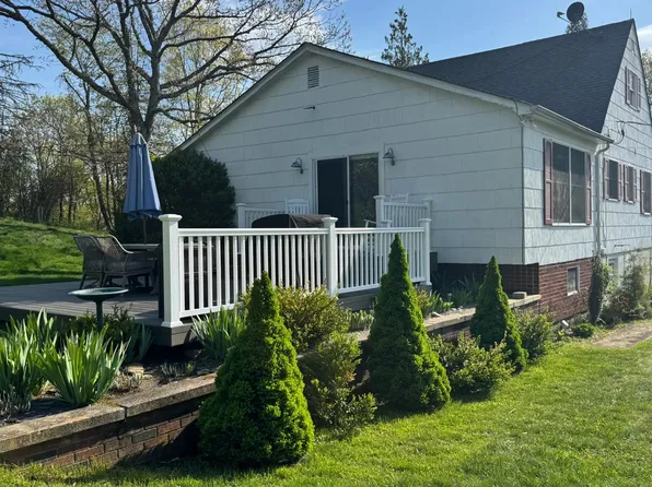 21 Varna Lane, Mahopac, NY 10541