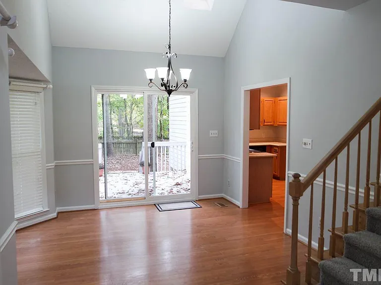 4913 Liverpool Ln — Photo 2