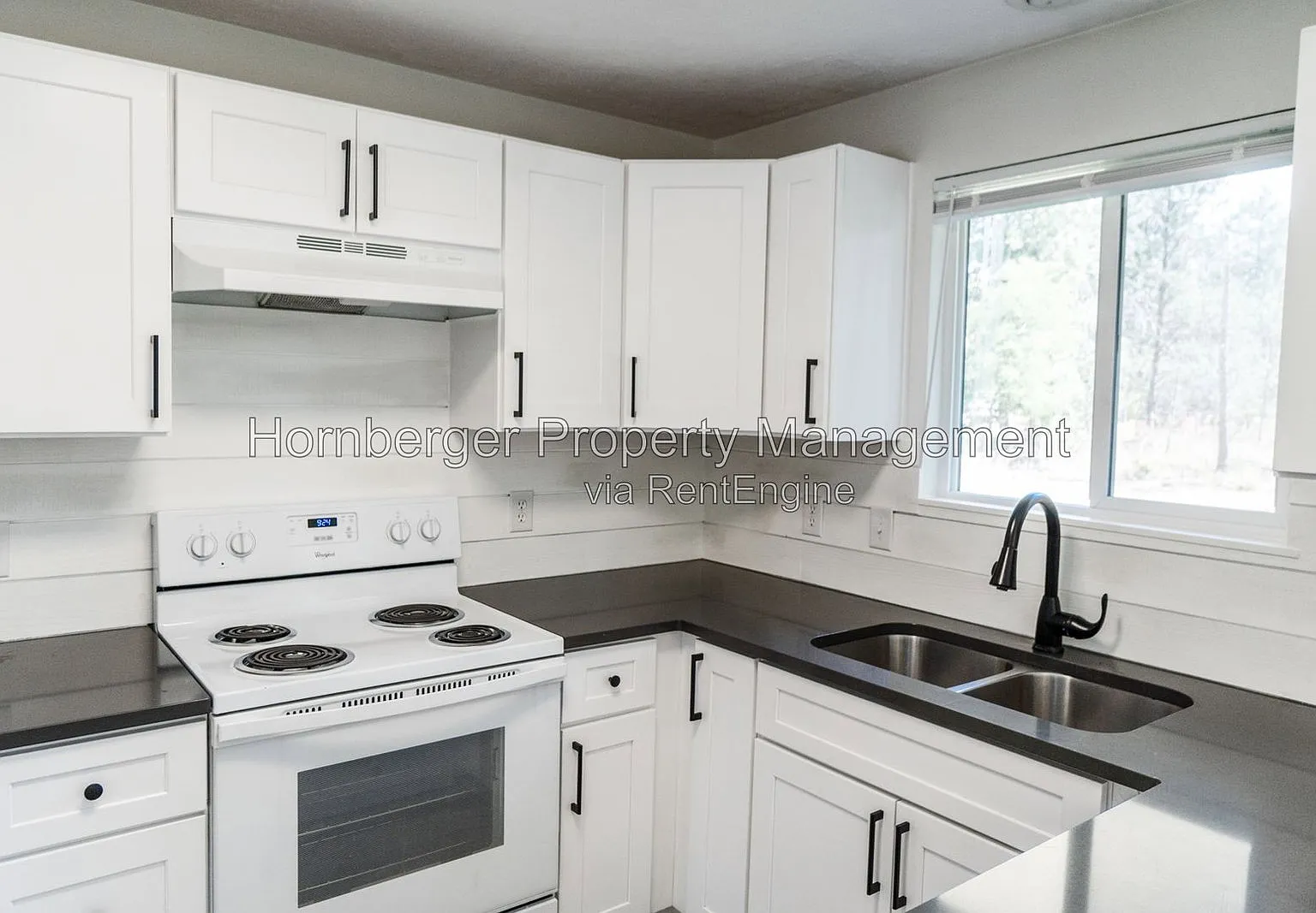 3 bed, 2.0 bath, 1550 sqft, $2,095 — Photo 2