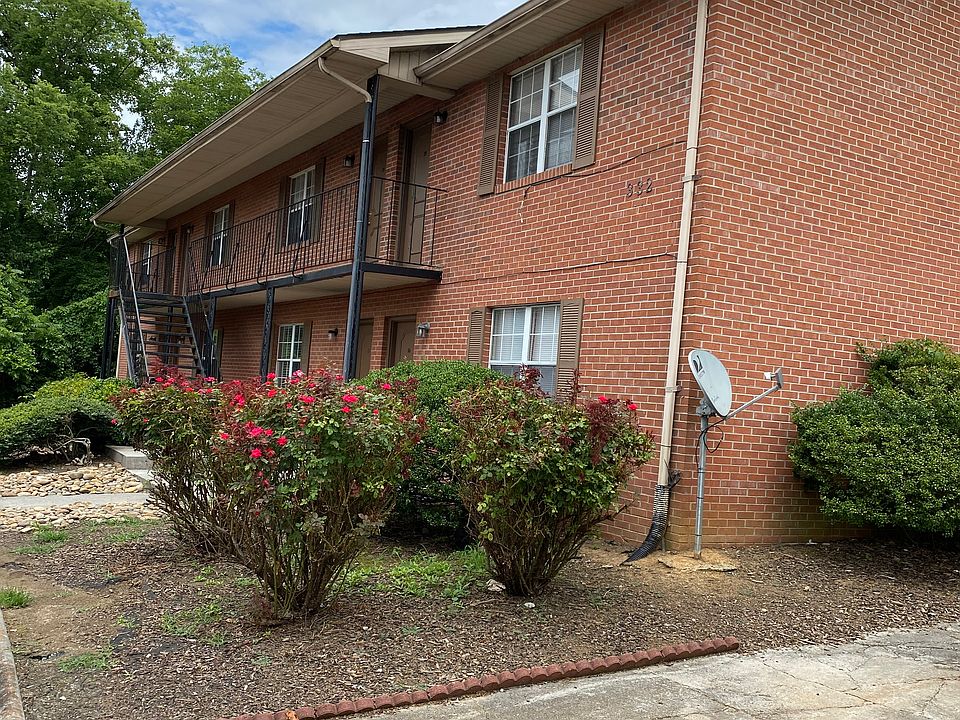 1st image of 332 Forestal Dr #12