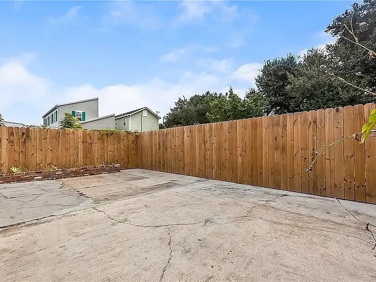 1458 N Roman St — Photo 7