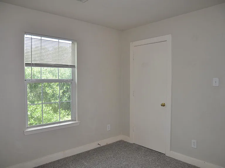 20734 Settlers Lake Cir N — Photo 22