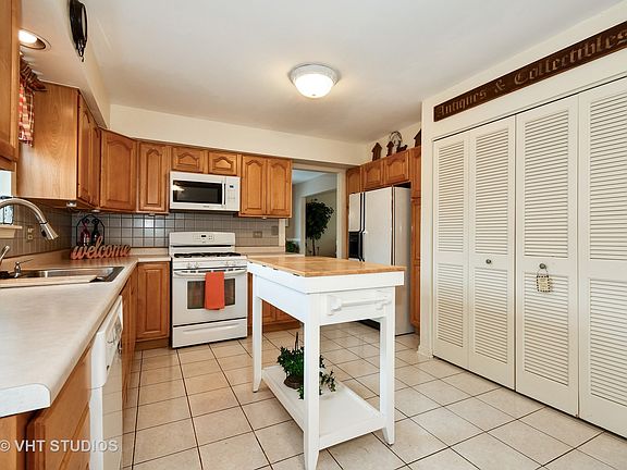 5th image of 1088 Winding Glen Ct
