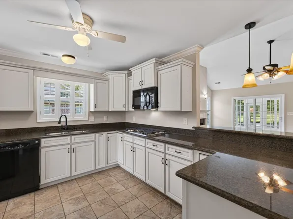 273 Turnberry Cir, Clarksville, TN 37043
