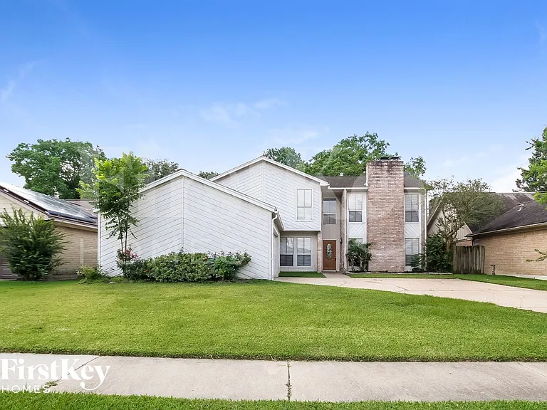 4754 Hickory Downs Dr — Photo 1