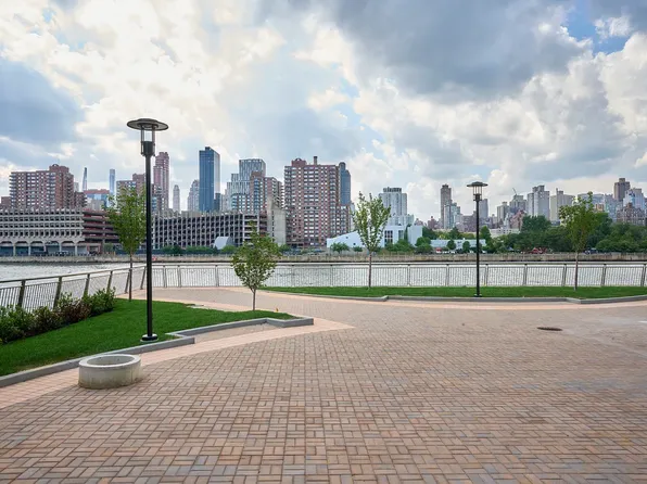 34-46 Vernon Boulevard image 10 of 12