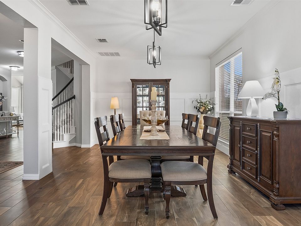 1st image of 2717 Meadow Wood Dr