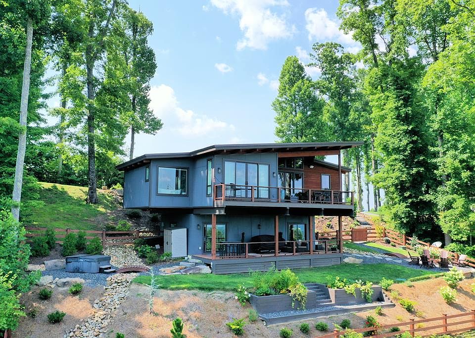 1st image of 178 Parkside Dr