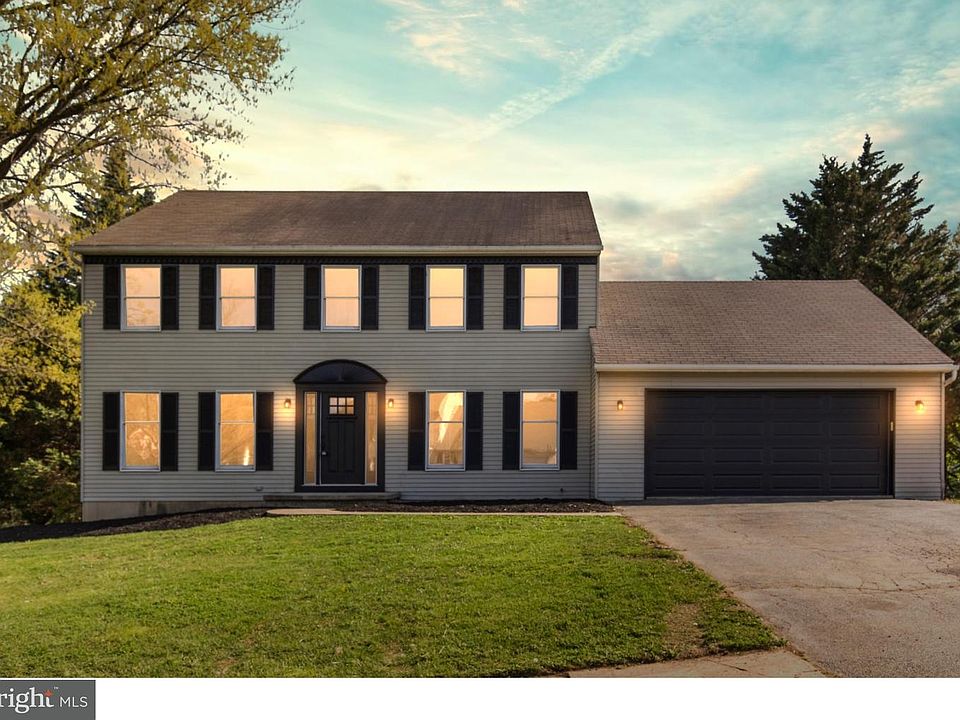 1st image of 5 Saratoga Dr