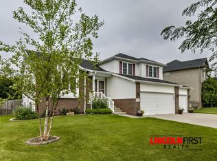 7721 Katrina Ln, Lincoln, NE 68512