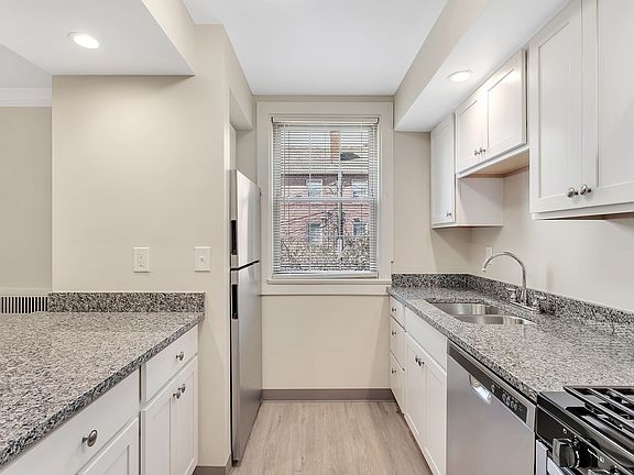 3rd image of 101 S Linwood Ave APT 12