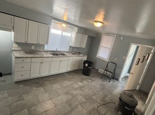 2345 S 10th St, Milwaukee, WI 53215