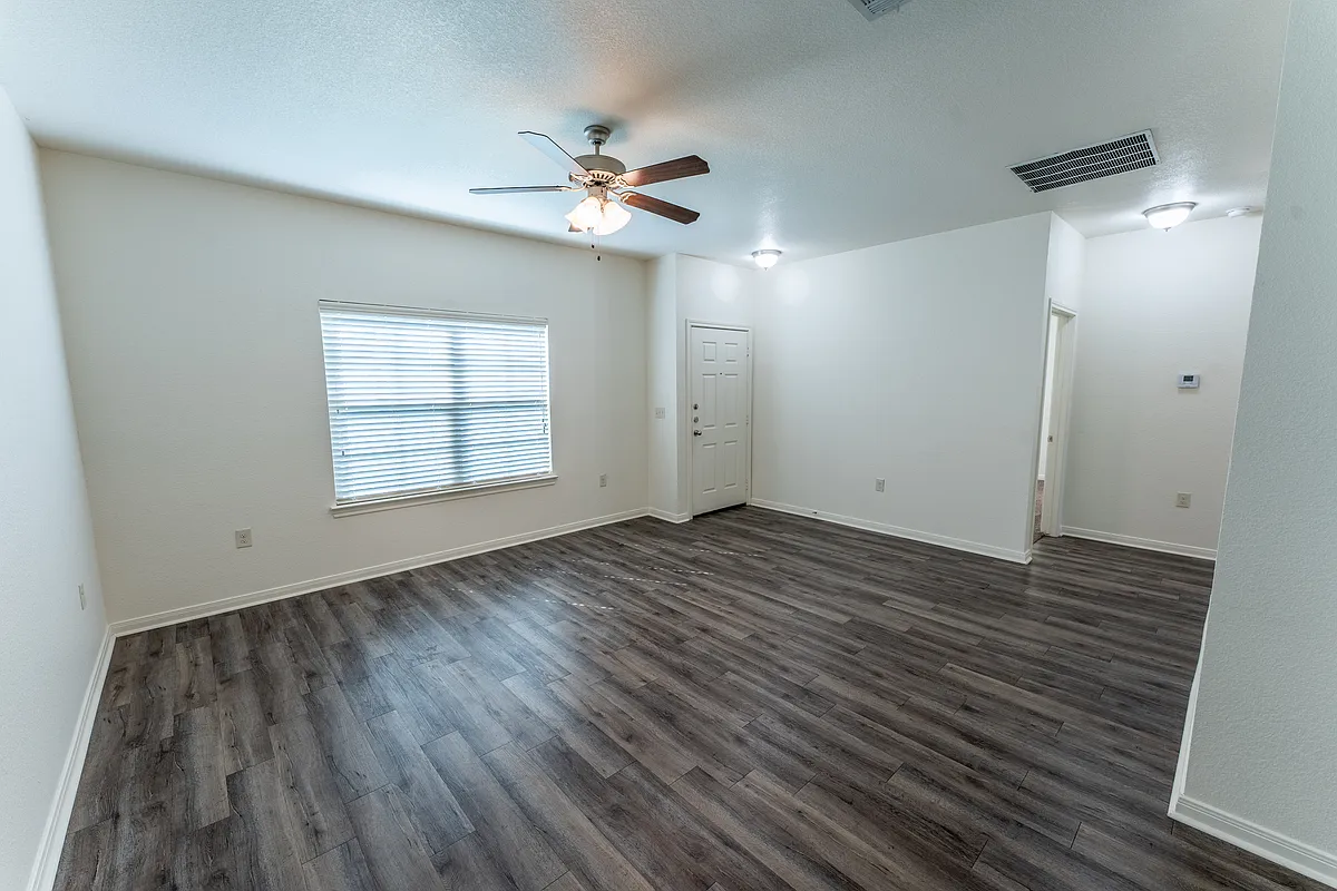 Building Photo - 2312 Century Dr