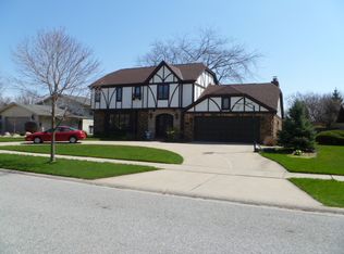 1152 Bluebird Dr, Munster, IN 46321