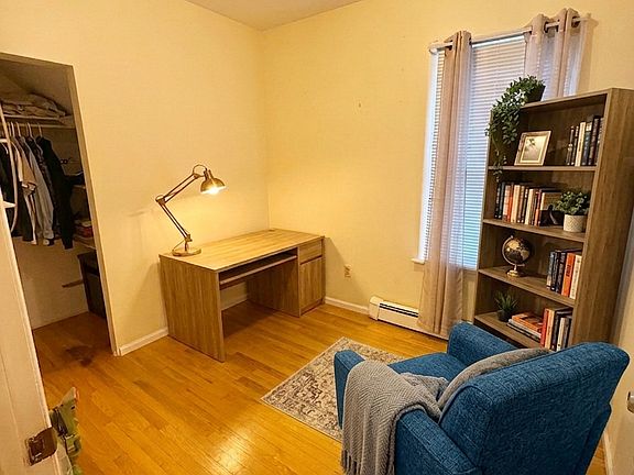 4th image of 61 Franklin St