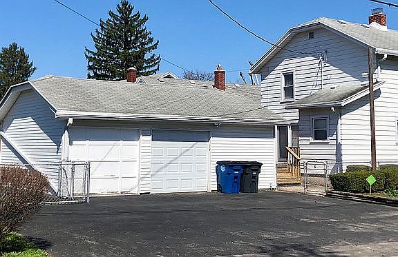 2nd image of 1693 Meriline Ave
