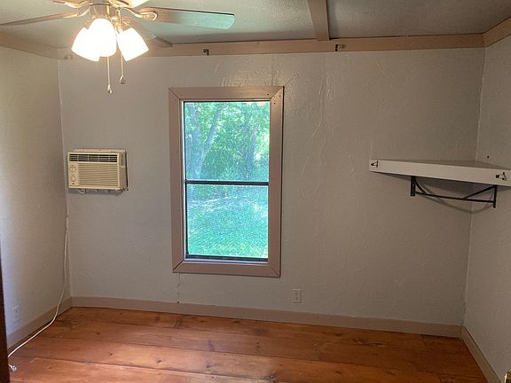 3rd image of 213 E Creighton Dr
