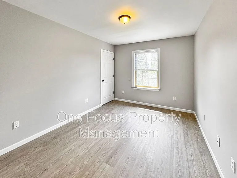218 Peach St — Photo 7