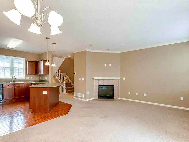 15808 Robinson St — Photo 10