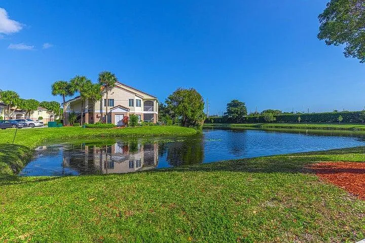 815 W Boynton Beach Blvd #12-106 — Photo 35