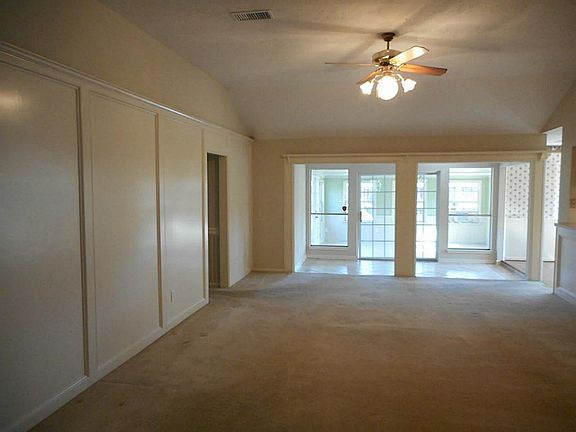 3rd image of 1011 Garden Canyon Ct