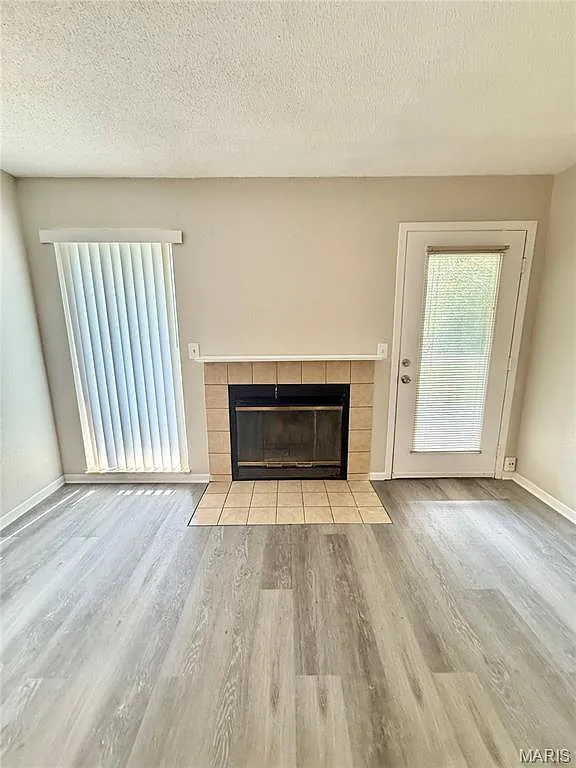 2 bed, 2.0 bath, 935 sqft, $1,100 — Photo 3