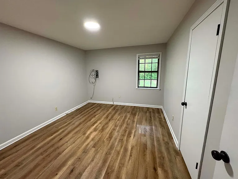 319 N Bond Ave — Photo 6