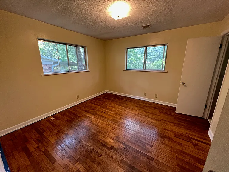 258 James St — Photo 18