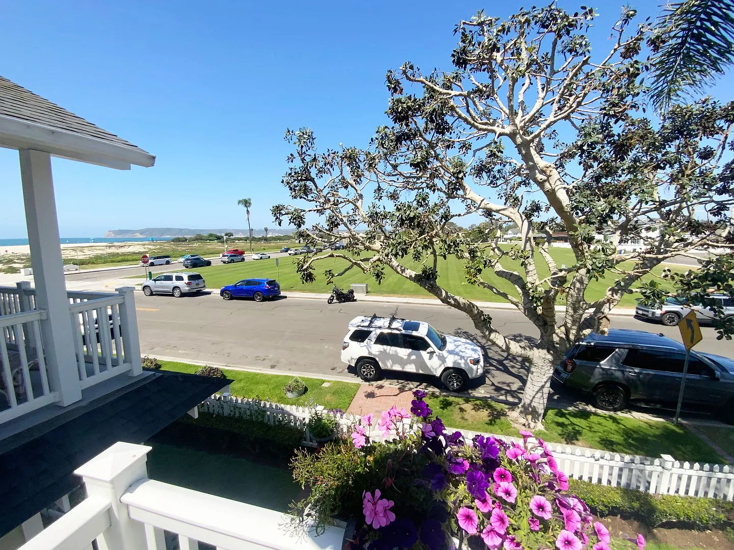221 Ocean Drive — Photo 4