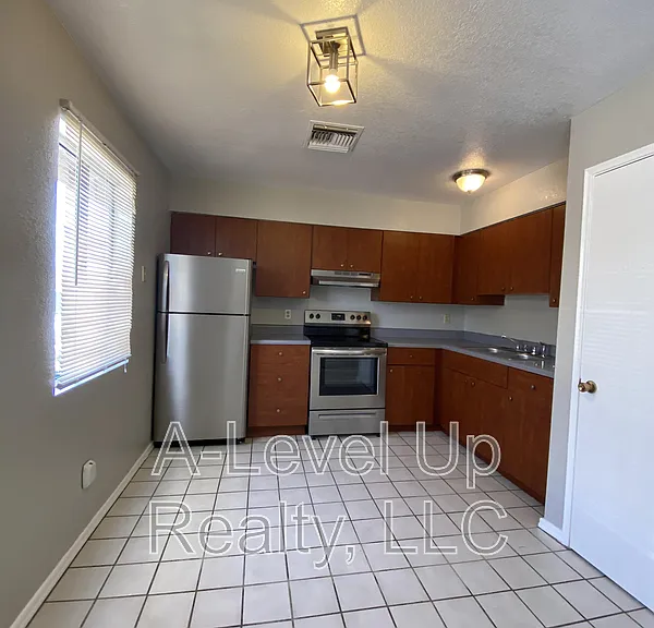 1503 N Riverview Blvd — Photo 5