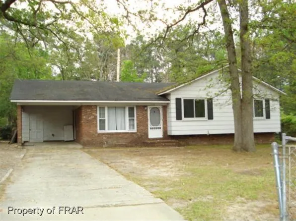 1034 Riverside Cir, Spring Lake, NC 28390