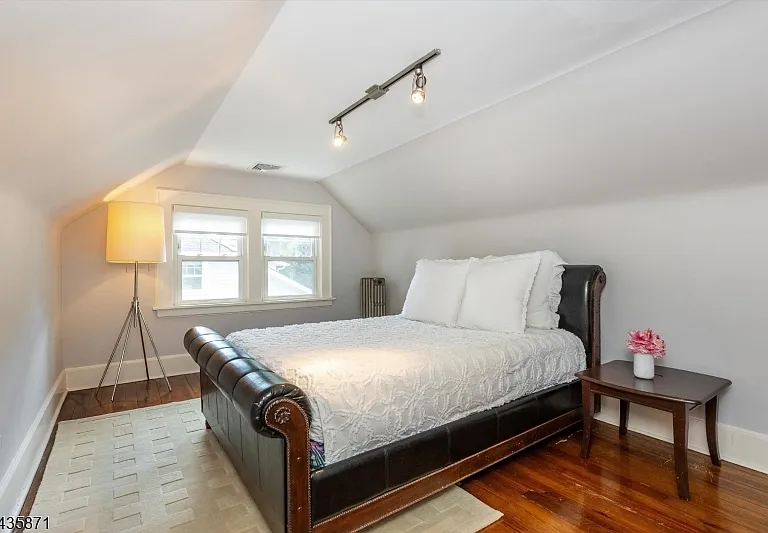242 Forest Ave — Photo 37