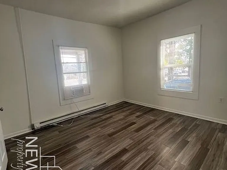 458 Arch St — Photo 7
