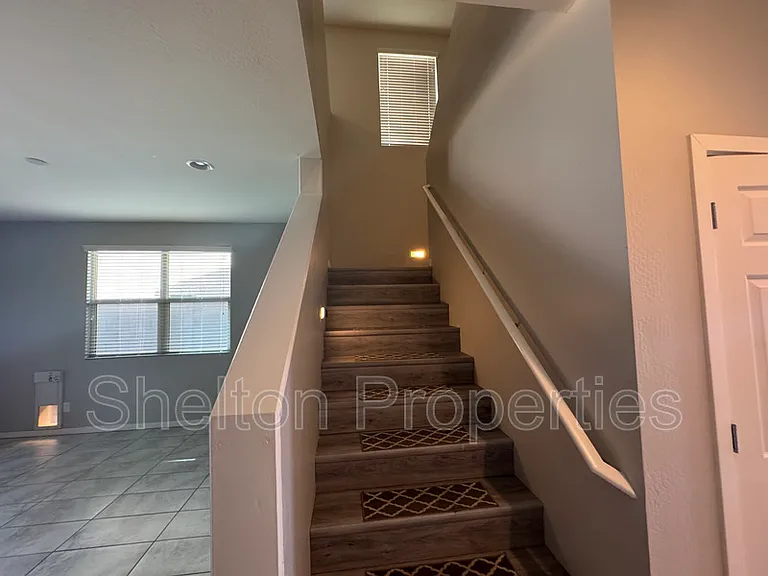18787 W Yucatan Dr — Photo 13